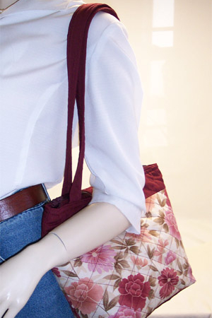 Oriental Mum Floral Quilted Bag